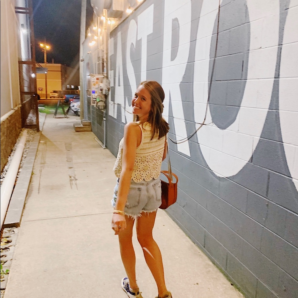 Meet your Posher, Elizabeth